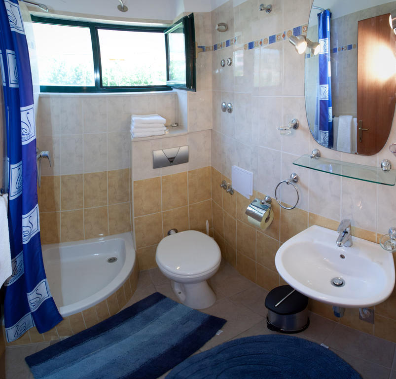 Yacht Beach Apartments Kaštela Cameră foto