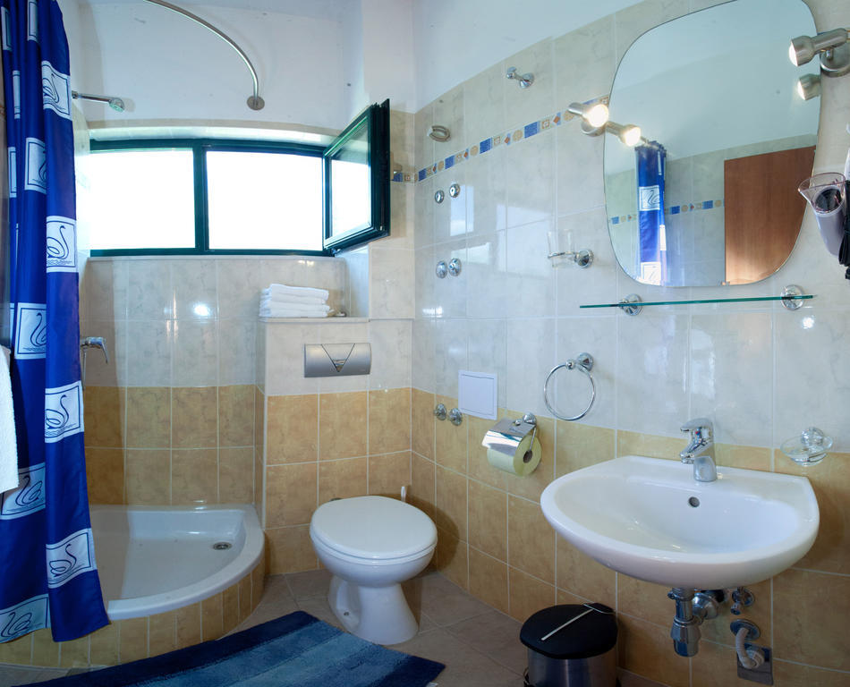 Yacht Beach Apartments Kaštela Cameră foto