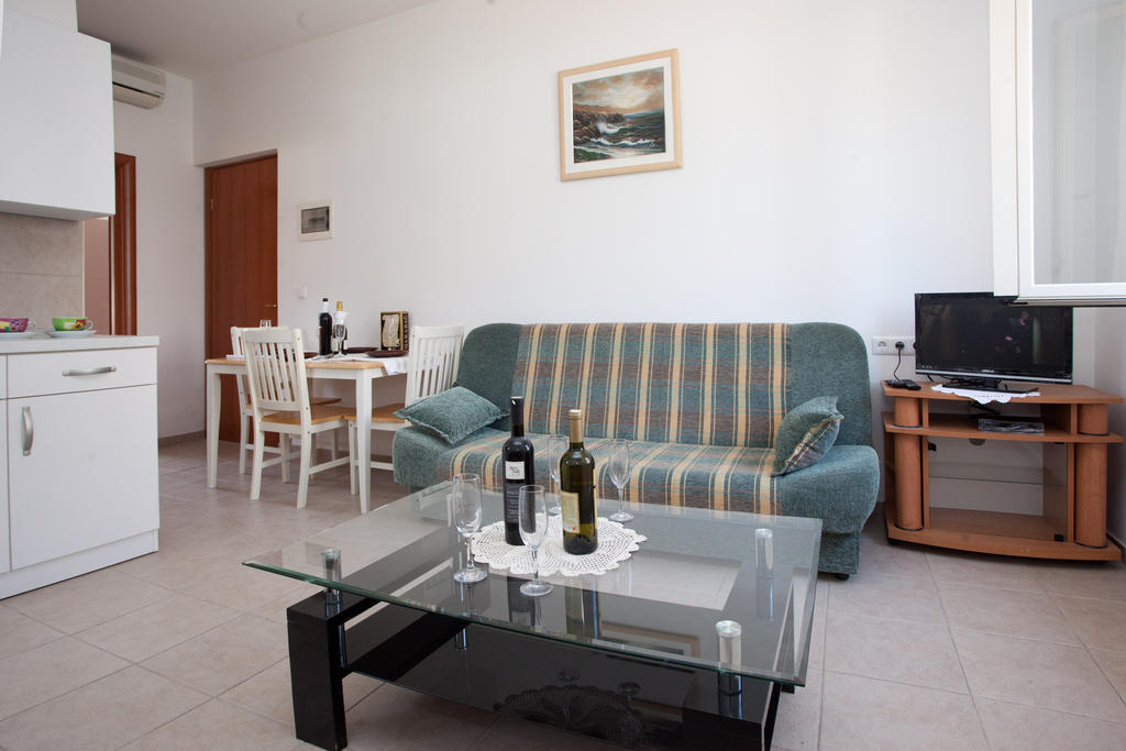 Yacht Beach Apartments Kaštela Cameră foto