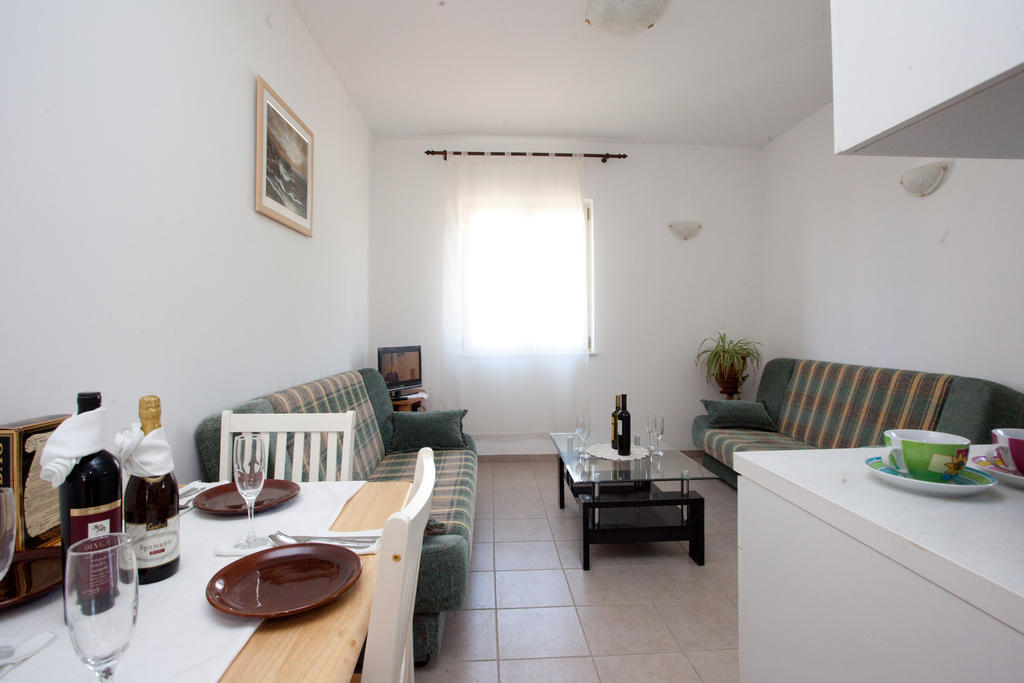 Yacht Beach Apartments Kaštela Cameră foto