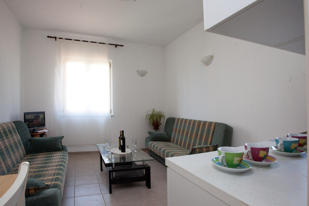 Yacht Beach Apartments Kaštela Cameră foto