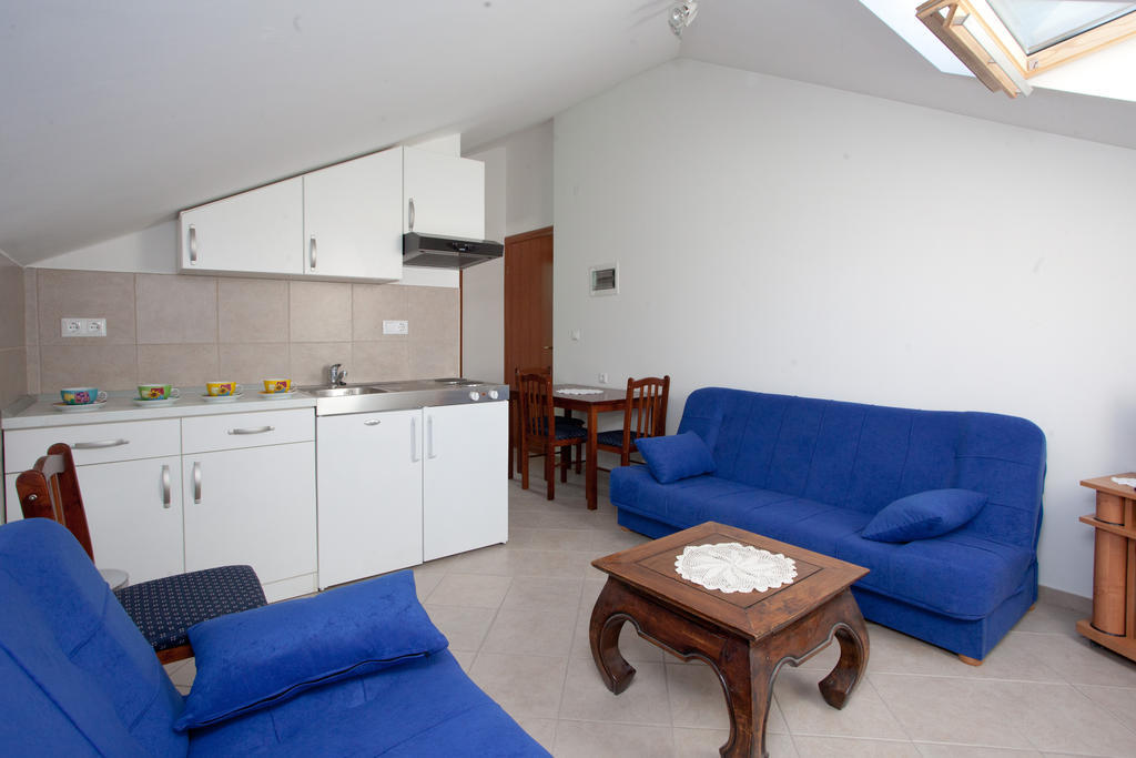 Yacht Beach Apartments Kaštela Cameră foto