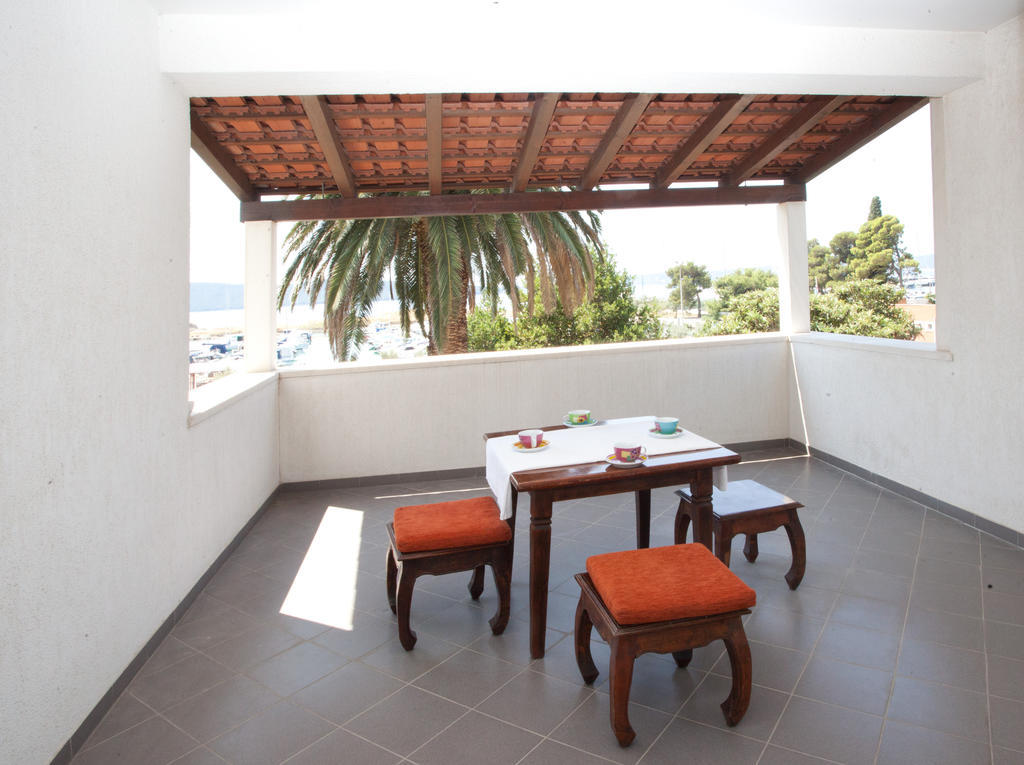 Yacht Beach Apartments Kaštela Cameră foto