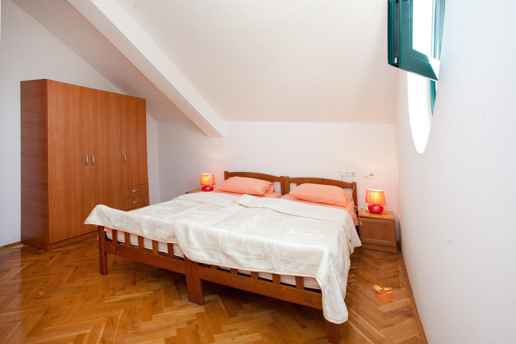 Yacht Beach Apartments Kaštela Cameră foto