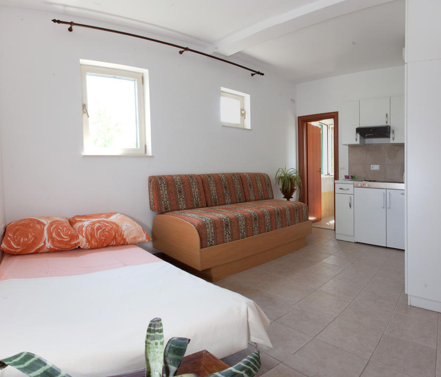 Yacht Beach Apartments Kaštela Cameră foto